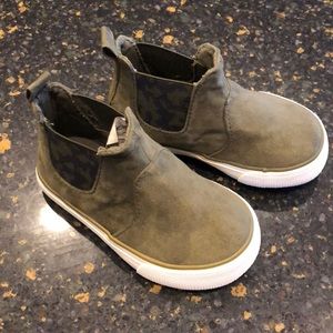 Barely used Cat and Jack Slip Toddler ons!